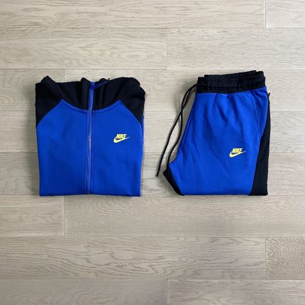 Nike Tech