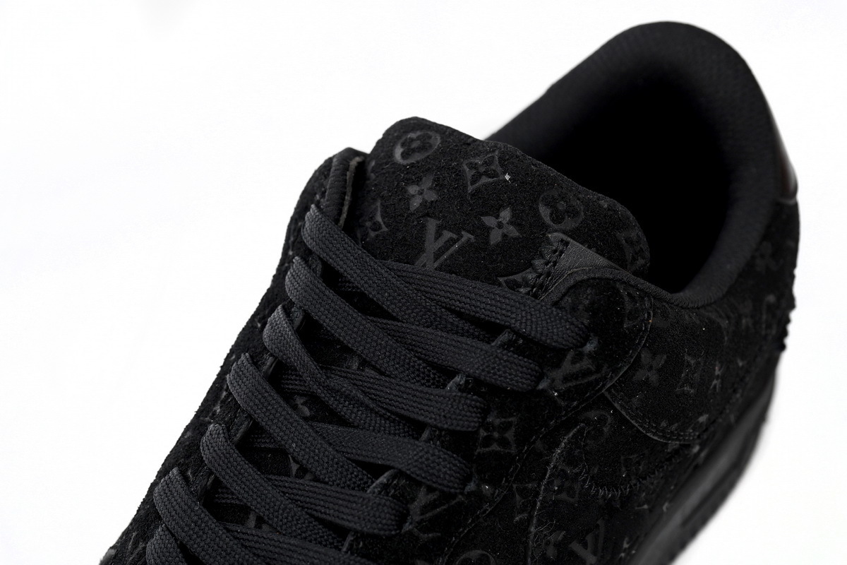 Louis Vuitton x Nike Air Force 1 All Black - Imagen 3