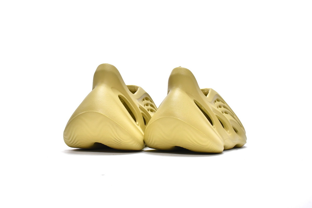 Yeezy Foam Runner Sulfur - Imagen 2