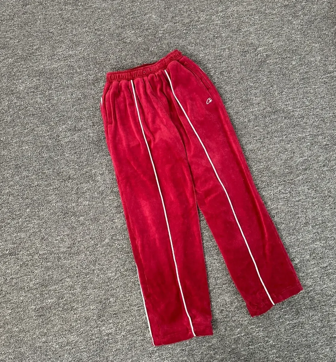 Corteiz CRTZ VVS Uptown Velour Track Pant Red