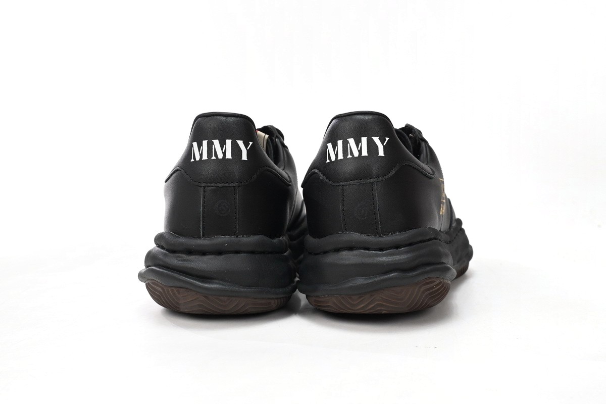 MIHARA YASUHIRO All Black Golde - Imagen 3