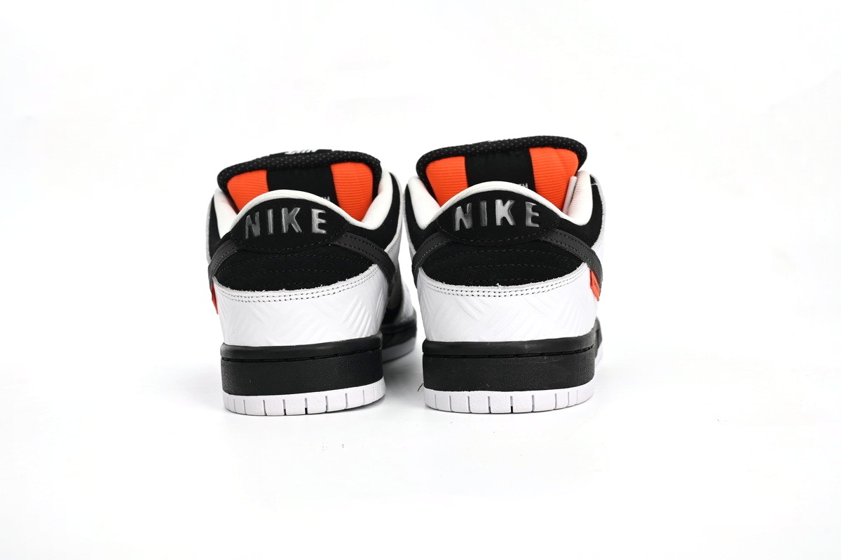 TIGHTBOOTH x Nike SB Dunk Low Panda Co Branding - Imagen 2