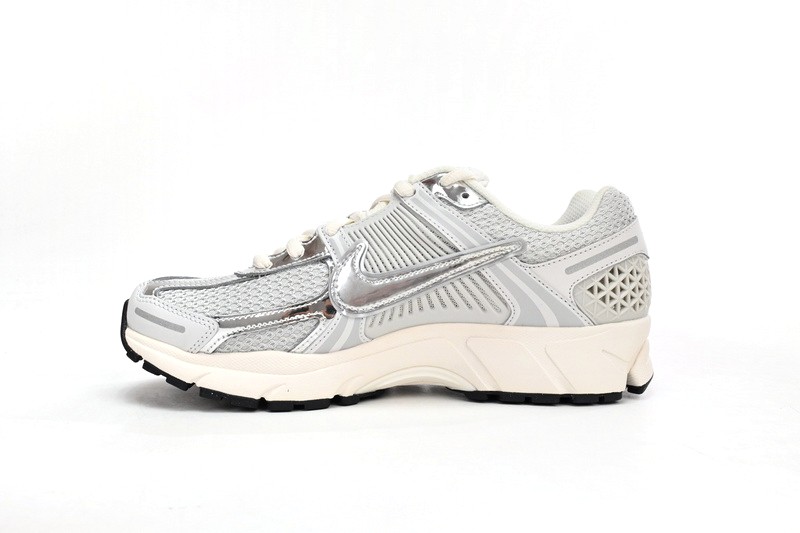 NikeAir Zoom Vomero 5 Silver - Imagen 3