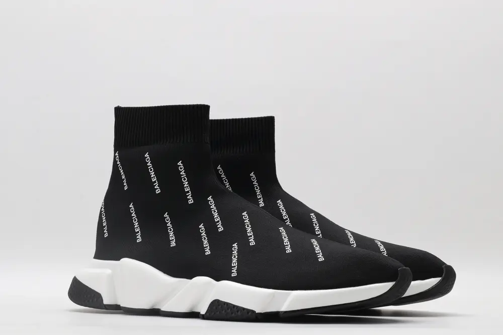BALENCIAGA - Imagen 4