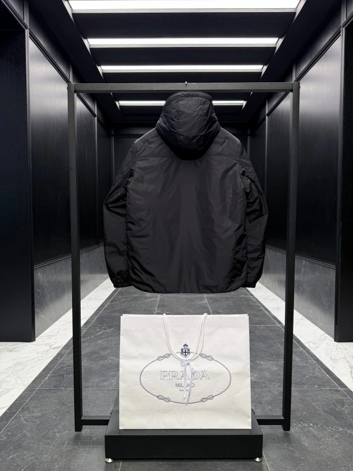 Prada Logo Hooded Puffer Jacket Black - Imagen 2