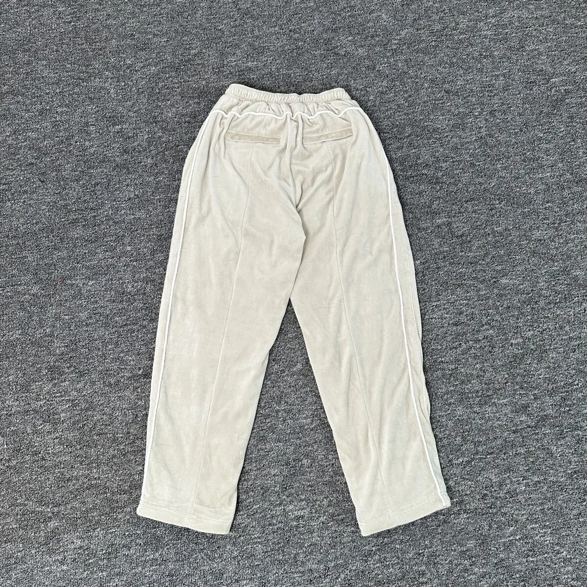 Corteiz CRTZ VVS Uptown Velour Track Pant Gray - Imagen 2